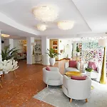 Miramar & Hotel 4*